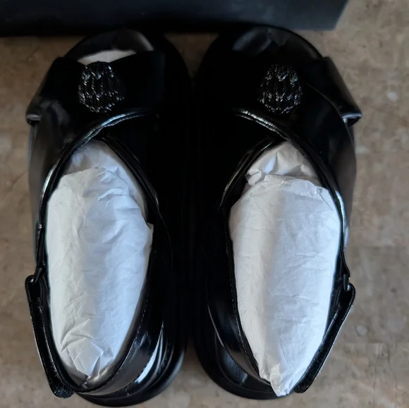 Kurt Geiger Landon Oroson Patent Cross Strap Platform Black Leather Sandal $240 - Picture 9 of 11